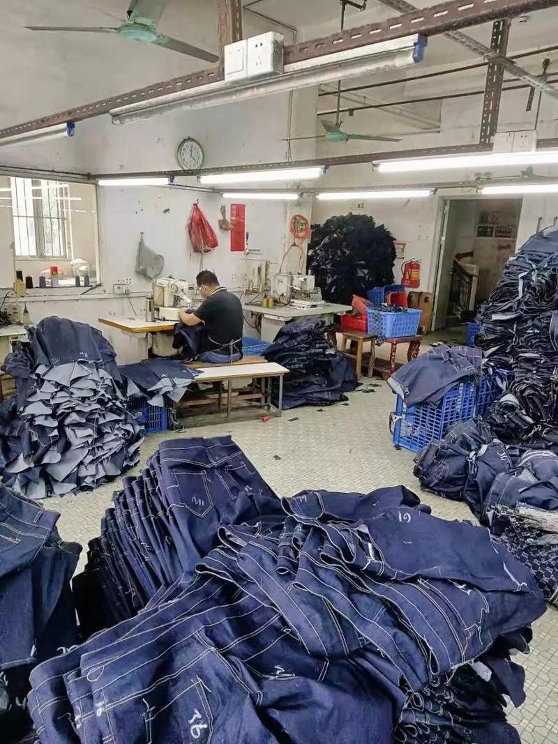 牛仔服裝廠 從生產(chǎn)到零售的產(chǎn)業(yè)鏈解析